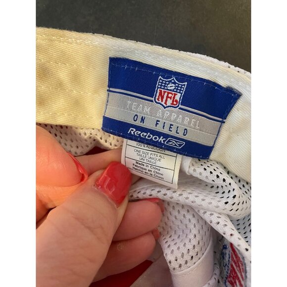 Tampa Bay Buccaneers Reebok Mesh Adjustable NFC South Cap Hat - Picture 4 of 6